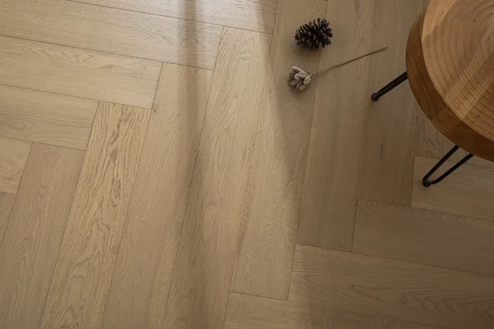 Latte Tan Herringbone engineered oak flooring, product photograph 18