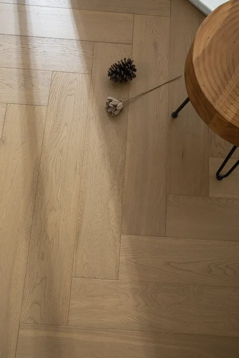 Latte Tan Herringbone engineered oak flooring, product photograph 19