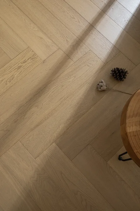 Latte Tan Herringbone engineered oak flooring, product photograph 20