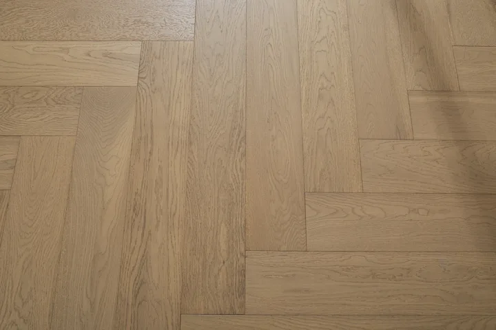 Latte Tan Herringbone engineered oak flooring, product photograph 23