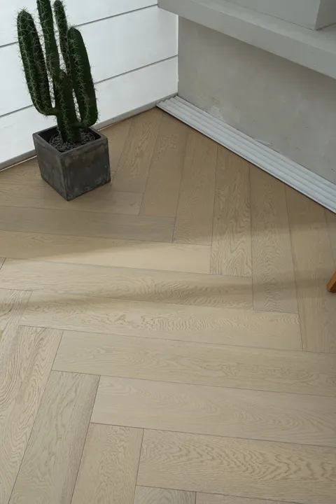 Washed Sand Herringbone engineered oak flooring, product photograph 17