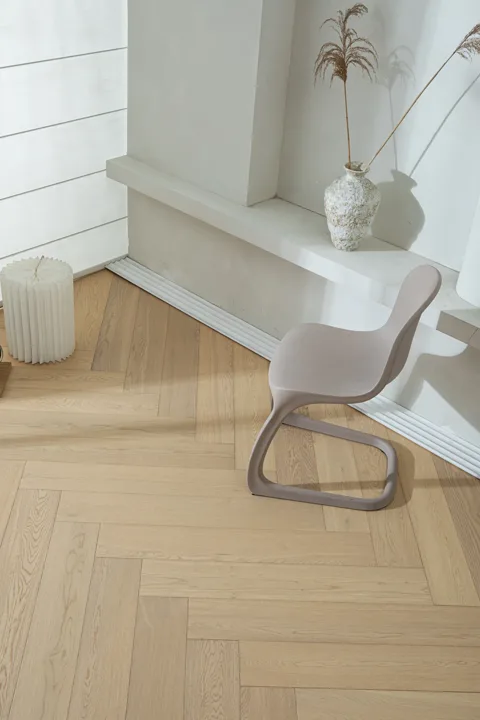 Natural Oak Herringbone engineered oak flooring, product photograph 4