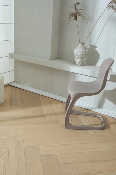Natural Oak Herringbone engineered oak flooring, product photograph 6