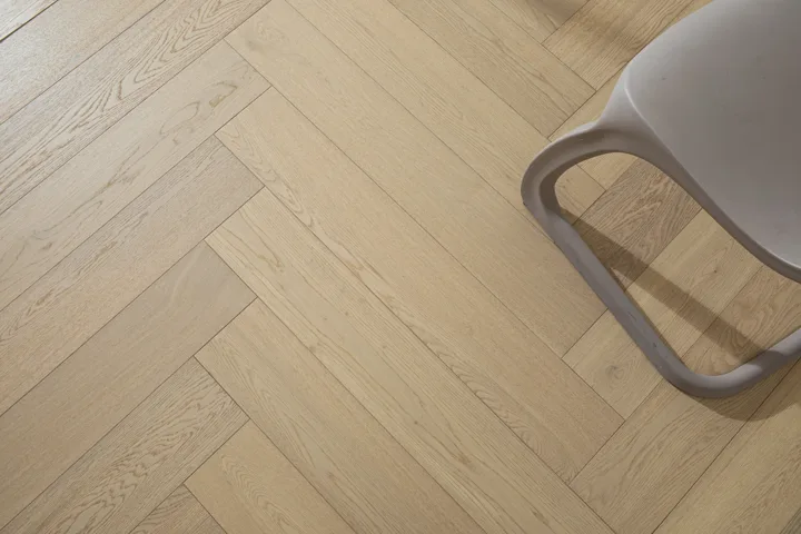 Natural Oak Herringbone engineered oak flooring, product photograph 10