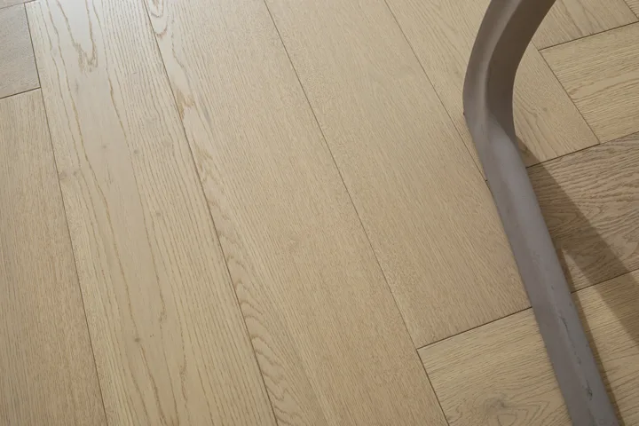 Natural Oak Herringbone engineered oak flooring, product photograph 14