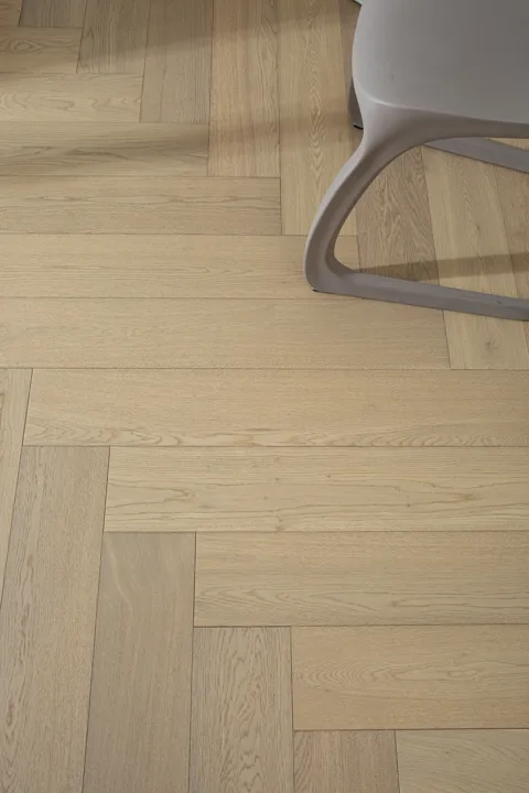 Natural Oak Herringbone engineered oak flooring, product photograph 16