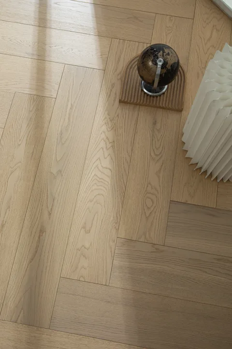 Natural Oak Herringbone engineered oak flooring, product photograph 19