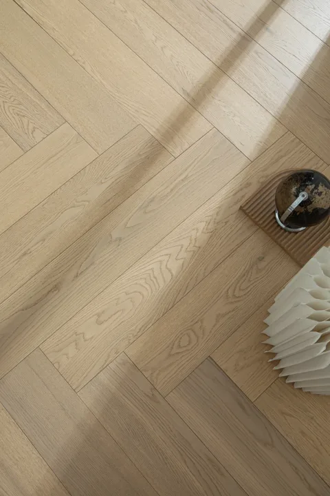 Natural Oak Herringbone engineered oak flooring, product photograph 20