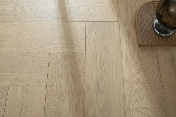 Natural Oak Herringbone engineered oak flooring, product photograph 22
