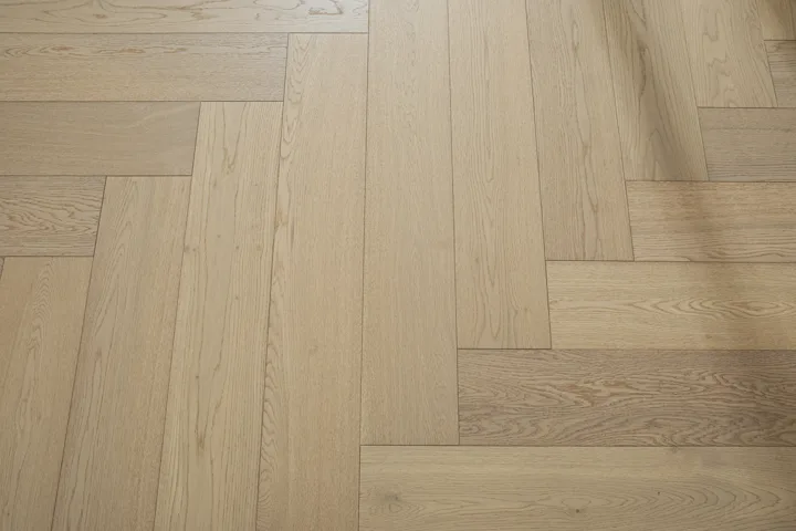 Natural Oak Herringbone engineered oak flooring, product photograph 23