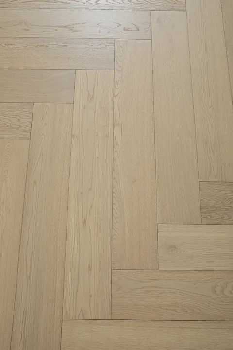 Natural Oak Herringbone engineered oak flooring, product photograph 24
