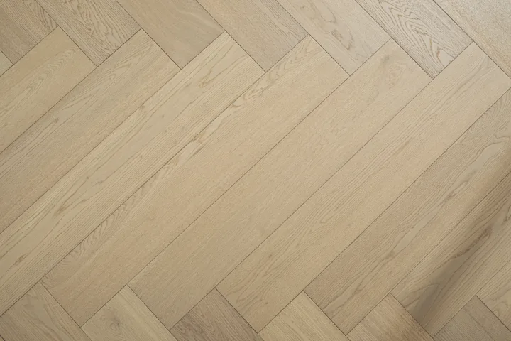 Natural Oak Herringbone engineered oak flooring, product photograph 25