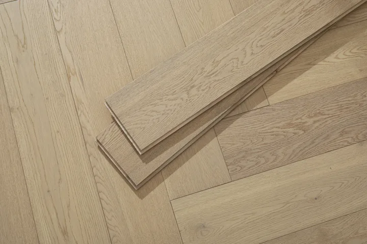 Natural Oak Herringbone engineered oak flooring, product photograph 28