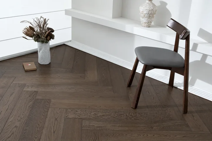 Burnished Java Herringbone · Retouched herringbone sample photograph